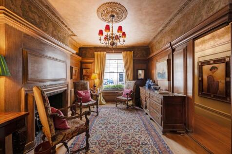 5 bedroom town house for sale