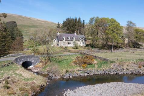 6 bedroom country house for sale