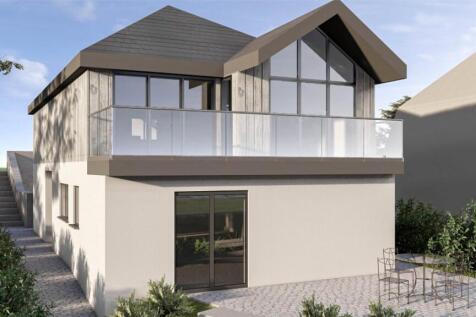 The Crescent, Cornwall PL13 3 bed property with land for sale