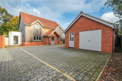 5 bedroom detached house for sale