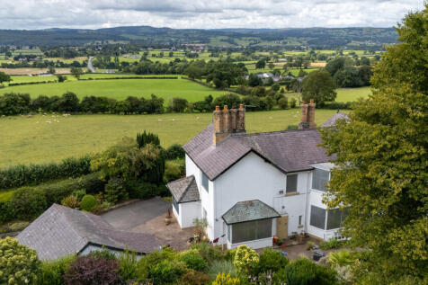 Hattwood House, Llanbedr Dyffryn... 3 bed semi