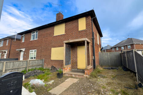17 Irvings Crescent, Saltney... 3 bed semi