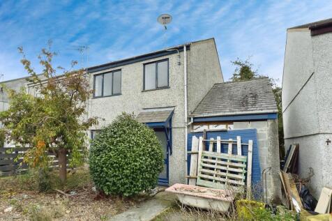 20 Nant Y Glyn, Llanrug, Caernarfon... 3 bed semi