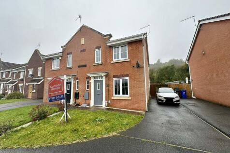 3 bedroom semi-detached house for sale