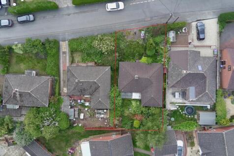67 Broadway, Ketley, Telford... 3 bed bungalow for sale
