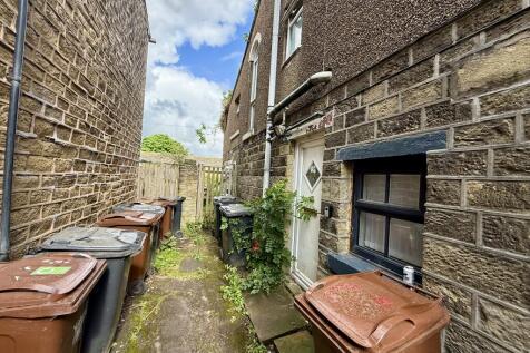 9 Queen Street, Glossop, Derbyshire... 2 bed terraced house for sale
