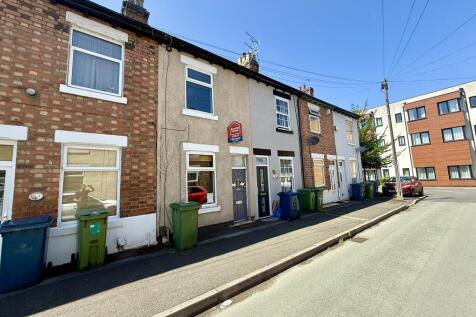 5 Lime Tree Avenue, Stafford... 2 bed terraced house for sale