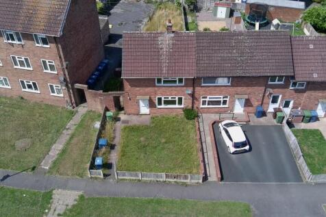 83 Highfield Grove, Stafford... 2 bed townhouse for sale