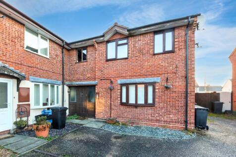 5 Pickwick Court, Shifnal, Shropshire... 2 bed ground floor flat for sale