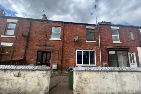 19 Albert Road, Retford... 3 bed terraced house for sale