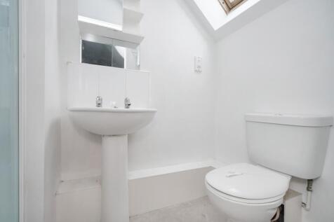 10 Catherine Court, Moor Street... 2 bed flat for sale