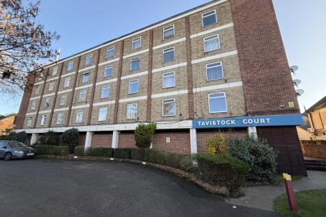 2 Tavistock Court, Nottingham NG5 2EH Studio for sale