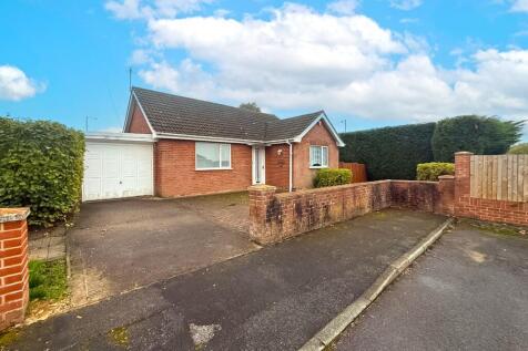 Far Vallens, Telford TF1 3 bed bungalow for sale