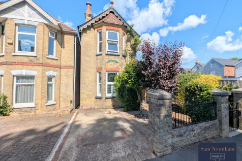 2 bedroom detached house for sale