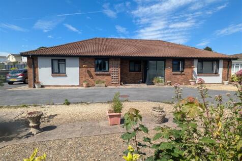 5 bedroom detached bungalow for sale