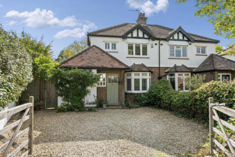 3 bedroom semi-detached house for sale