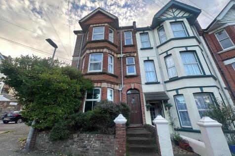 1 bedroom ground floor flat for sale