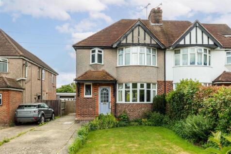 Cuckfield Road, Hurstpierpoint BN6 3 bed semi