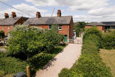 Reeds Lane, Sayers Common BN6 2 bed end of terrace house for sale
