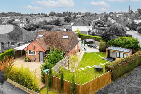 Fairfield Crescent, Hurstpierpoint BN6 4 bed detached house for sale