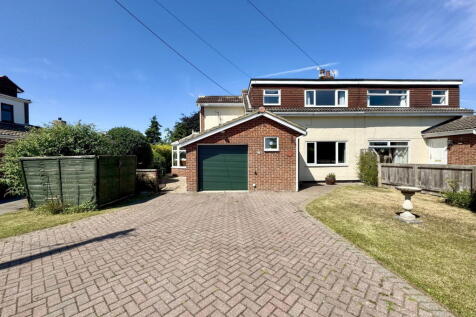 3 bedroom semi-detached house for sale