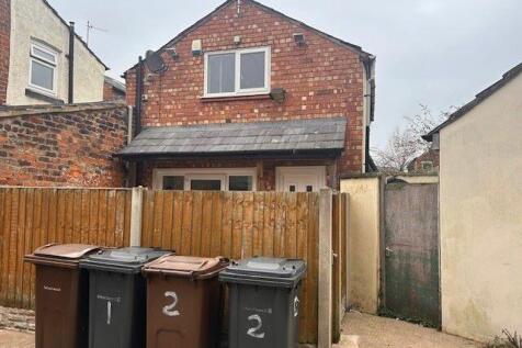 1 bedroom semi-detached house for sale