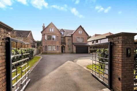 6 bedroom detached house for sale