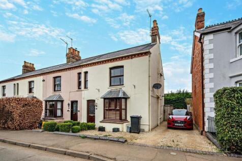 3 bedroom end of terrace house for sale