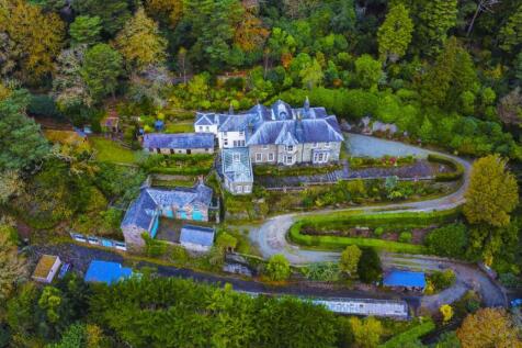 5 bedroom country house for sale