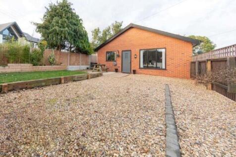 2 bedroom detached house for sale