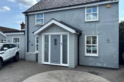 2 bedroom detached house for sale