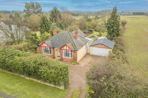 2 bedroom detached bungalow for sale