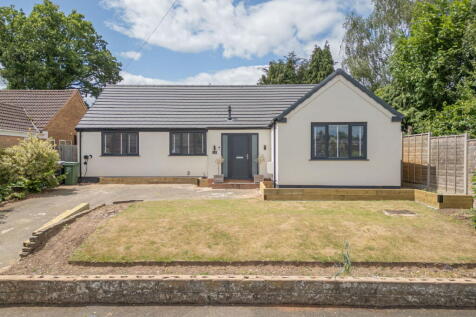 4 bedroom detached bungalow for sale