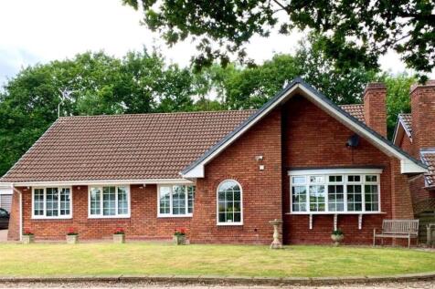 4 bedroom detached bungalow for sale