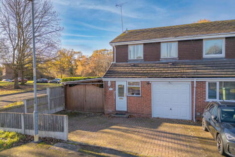 3 bedroom semi-detached house for sale