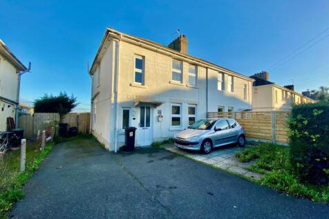 13 Steer Road, Swanage, Dorset, BH19 2RU 3 bed semi