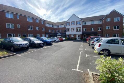 Flat 16 Pinewood Court, 179 Station... 2 bed flat for sale