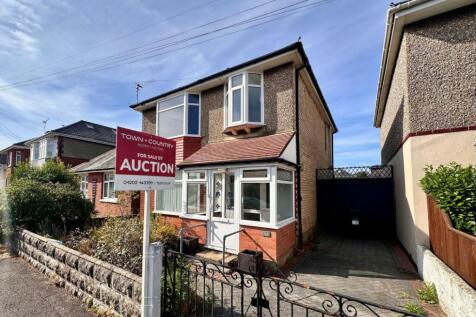 54 Queen Mary Avenue, Bournemouth... 3 bed detached house for sale