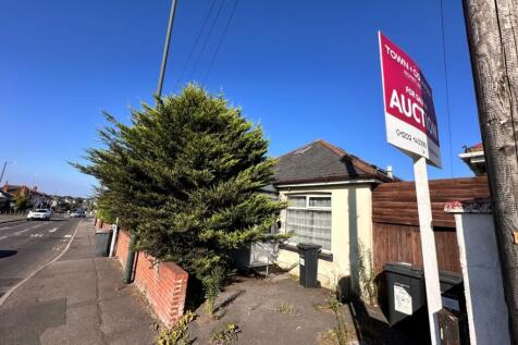 120 Kinson Road, Bournemouth, Dorset... 3 bed detached bungalow for sale