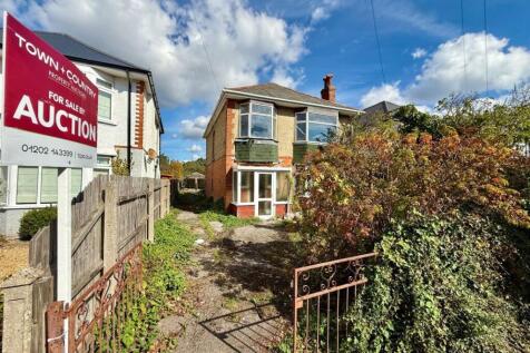 24 De Lisle Road, Talbot Woods ward... 4 bed detached house for sale