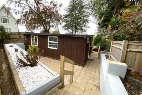 16 High Beech Chalet Park, Battle... 2 bed static caravan for sale