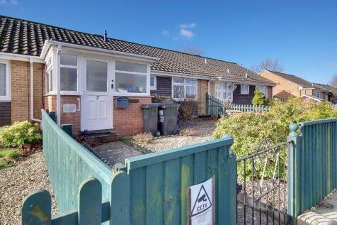 7 Tozer Close, Bournemouth, Dorset... 2 bed bungalow for sale