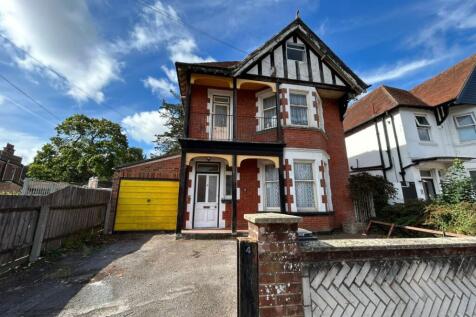 First Floor Flat, 4 Bryanstone Road... 4 bed maisonette for sale