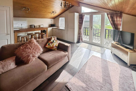 2 bedroom lodge for sale