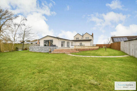 5 bedroom detached house for sale