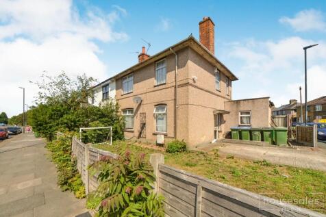 4 bedroom semi-detached house for sale