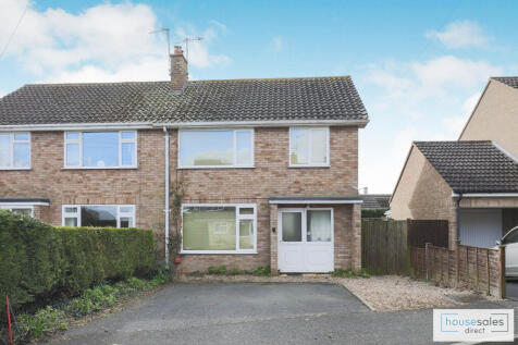 3 bedroom semi-detached house for sale