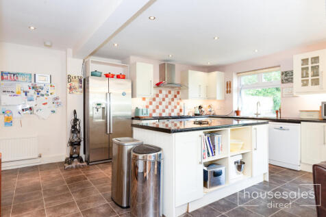 4 bedroom semi-detached house for sale