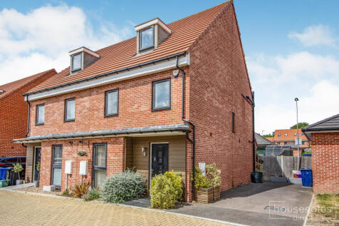 4 bedroom semi-detached house for sale