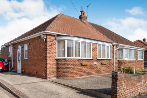 2 bedroom semi-detached bungalow for sale